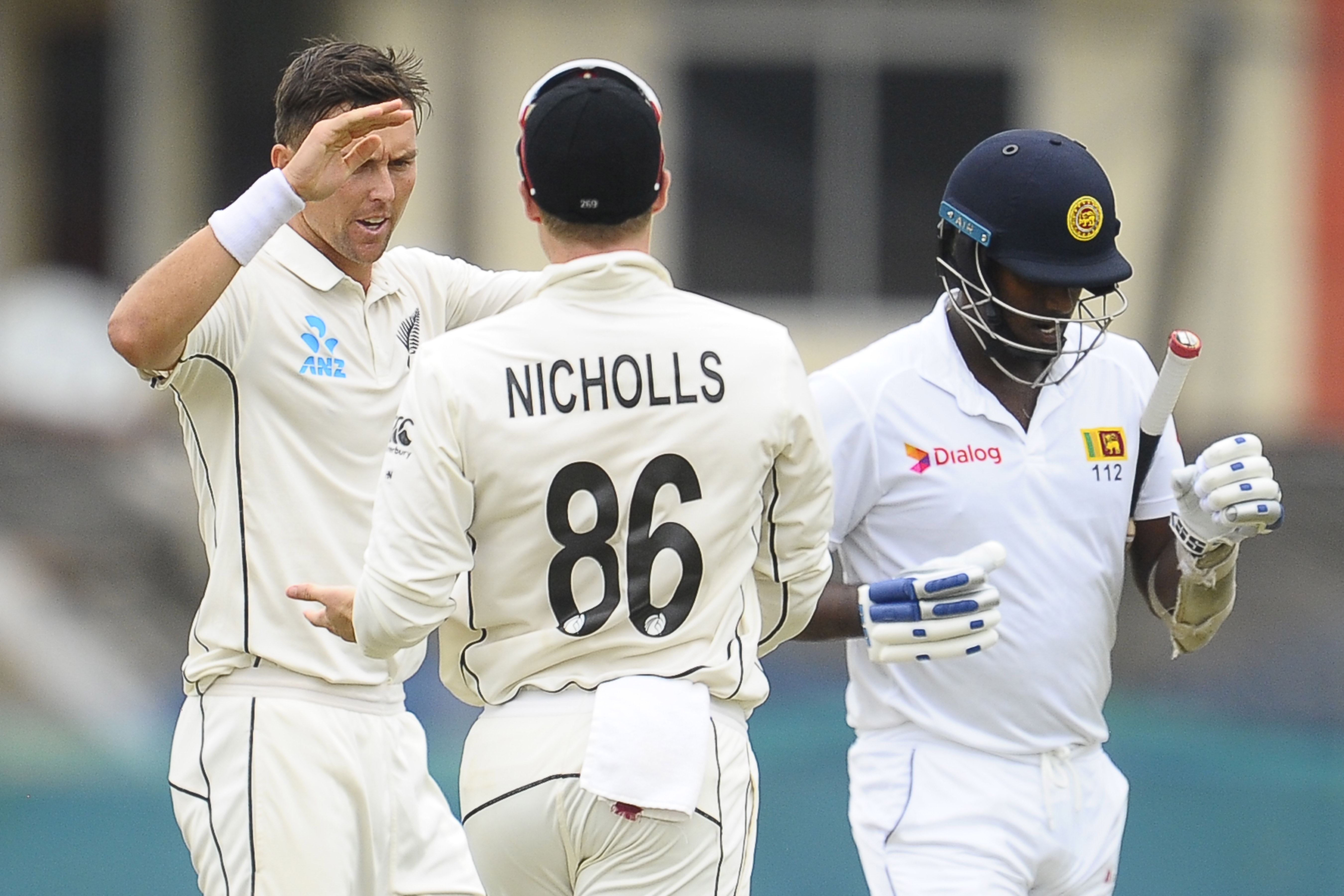 Sri Lanka 144/6 as rain stops play by lunch