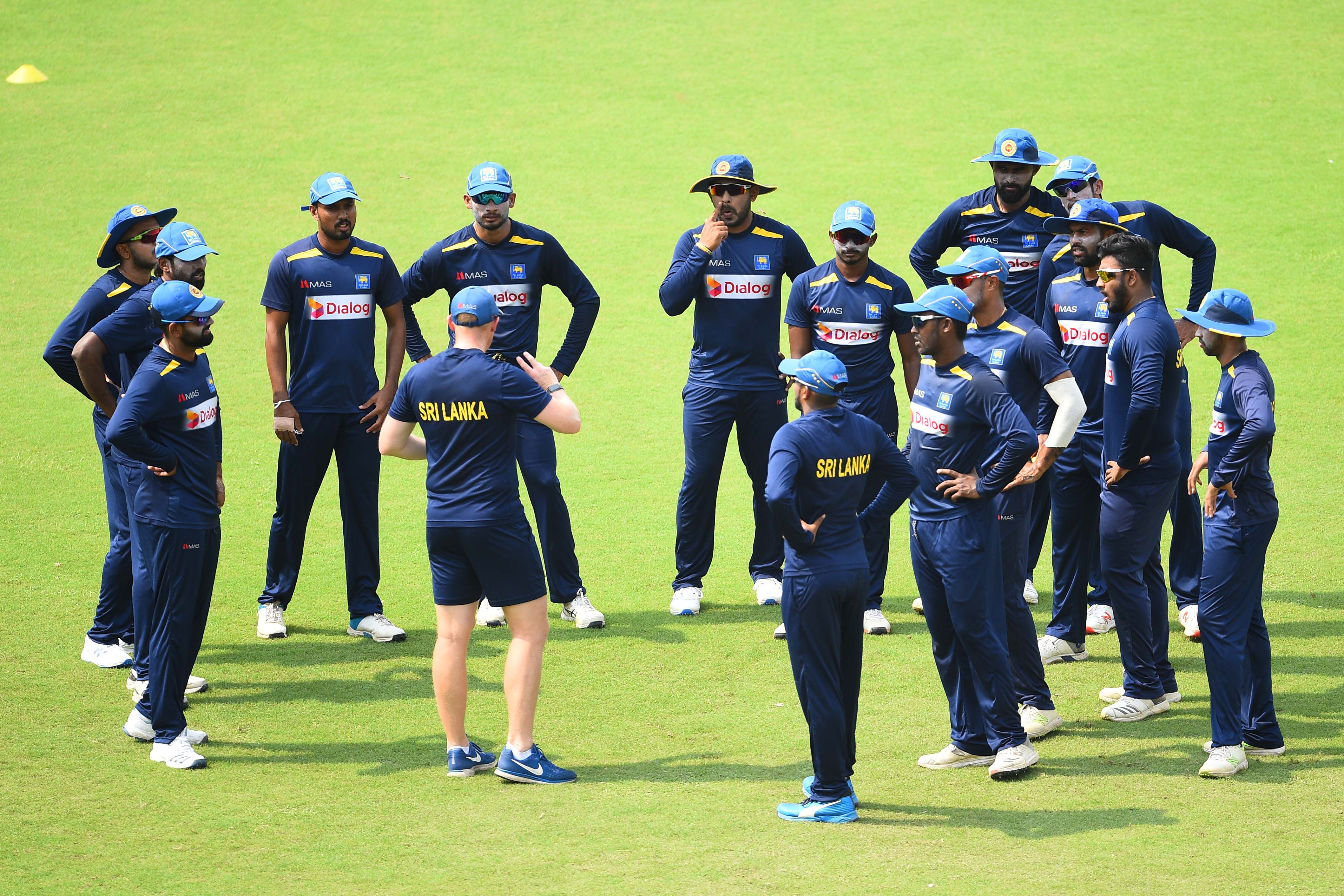 දැඩි ආරක්ෂවක රැකවල් මධ්‍යයේ සත්කාරකයින්ගේ අභියෝගයට සිංහයෝ සැරසෙති