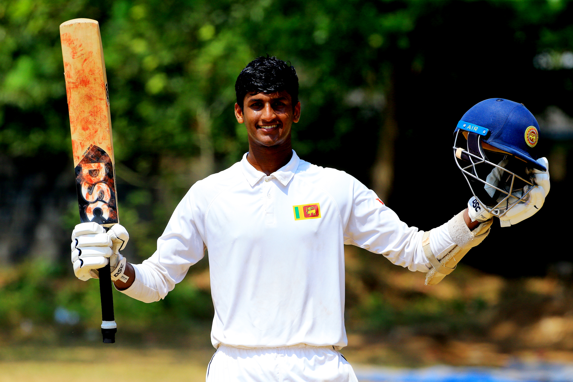 Antonian Avishka Tharindu reaches the Mt. Everest for highest schoolboy record score of 350