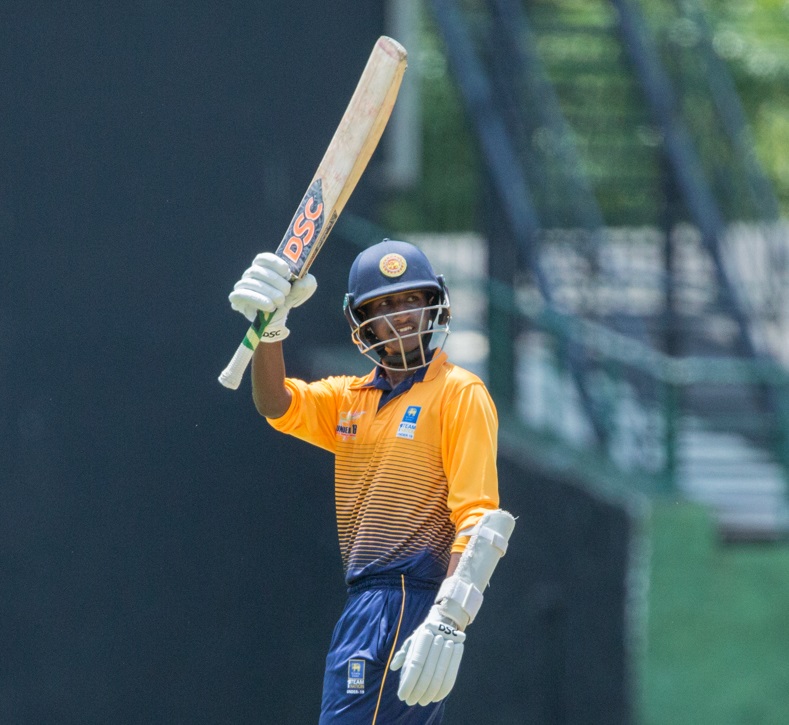යොවුන් පිලේ අවිශ්ක තරිඳු ලකුණු 350 ක් ලබා ශ්‍රී ලංකා වාර්තාවක් පිහිටුවයි