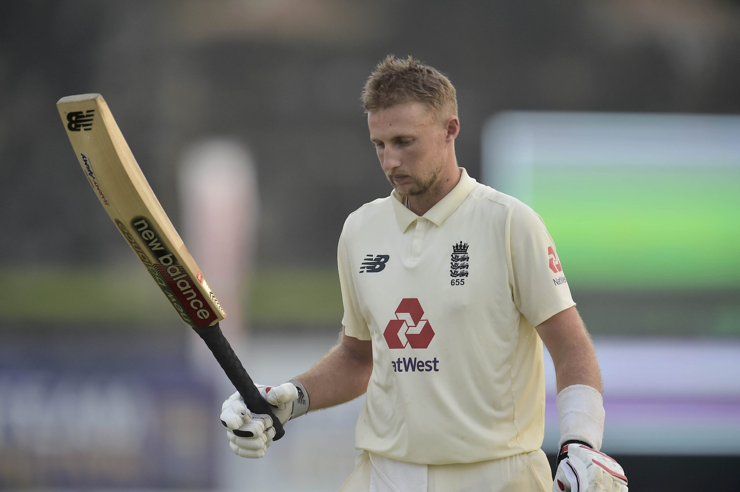 Embuldeniya 7/132 as Sri Lanka lead by 42 despite Joe Root’s 186 in England’s 339/9