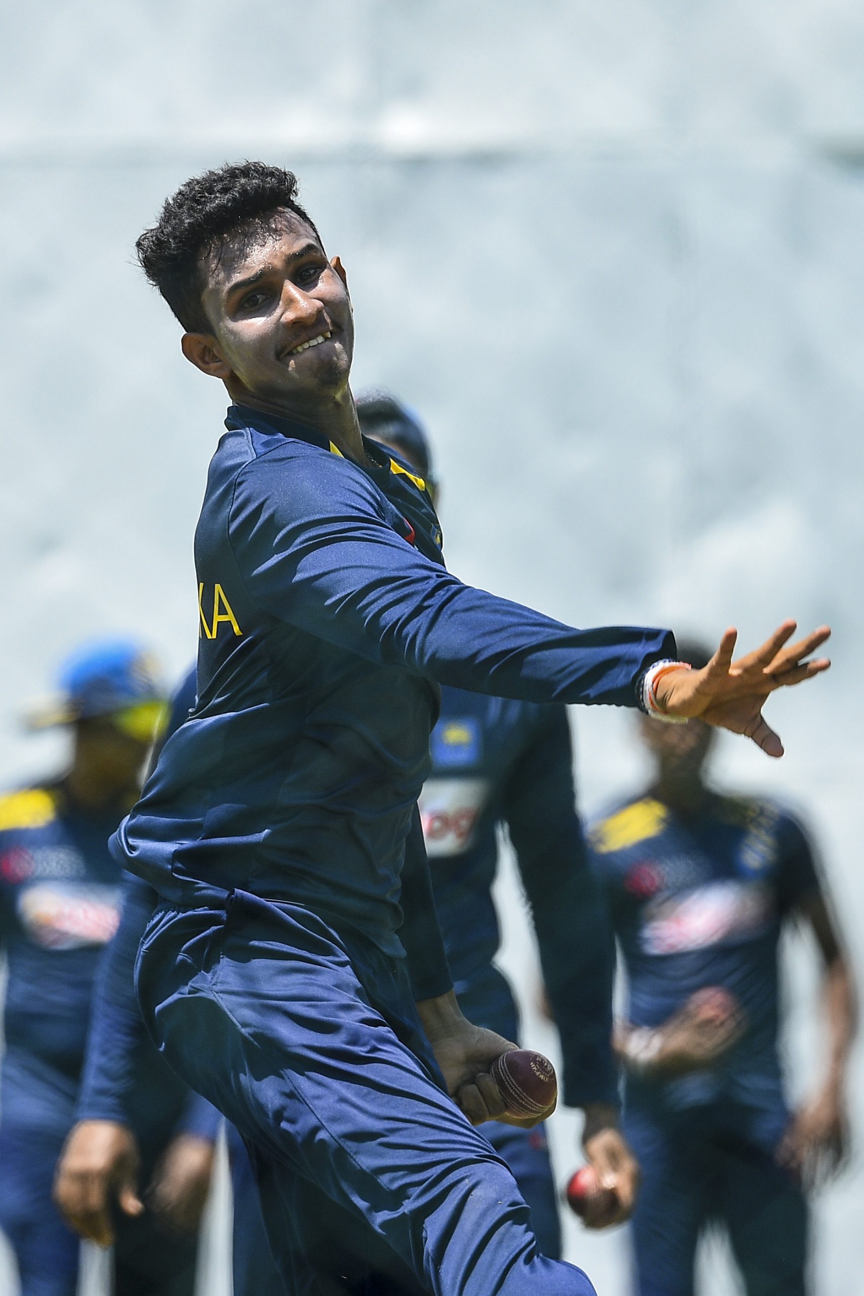 දෛවෝපගත සිදුවීම් සමඟ ක්‍රිකට් කරළියට පැමිණි ප්‍රවීන්