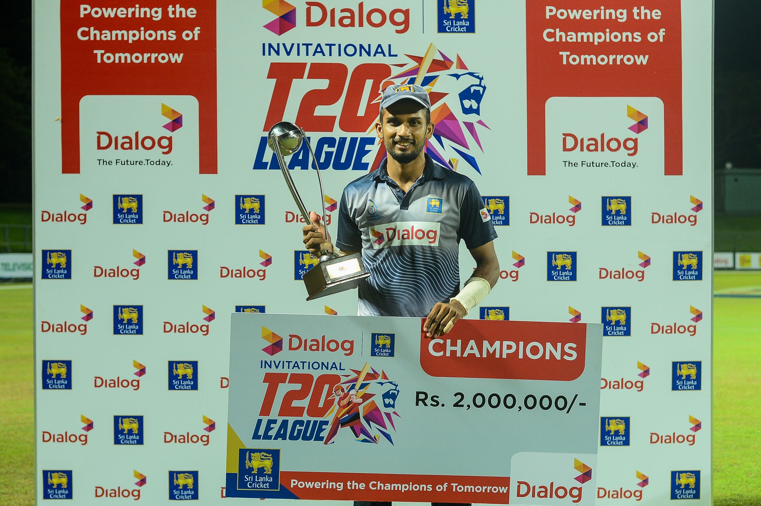 Dasun Shanaka walks the walk as astute captain