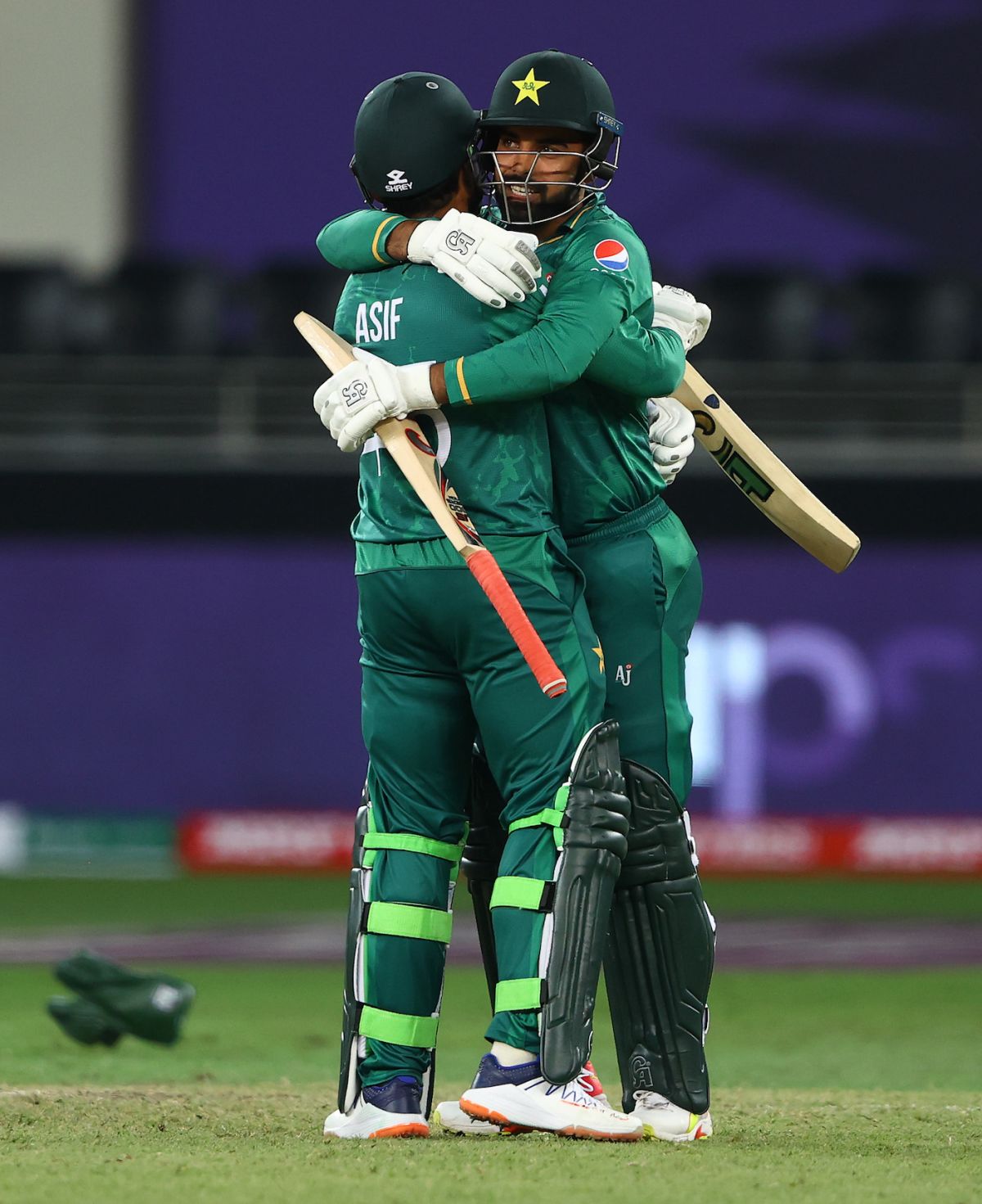 පාකිස්තානය හමුවේ ඇෆ්ගනිස්ථානය පසුබසියි