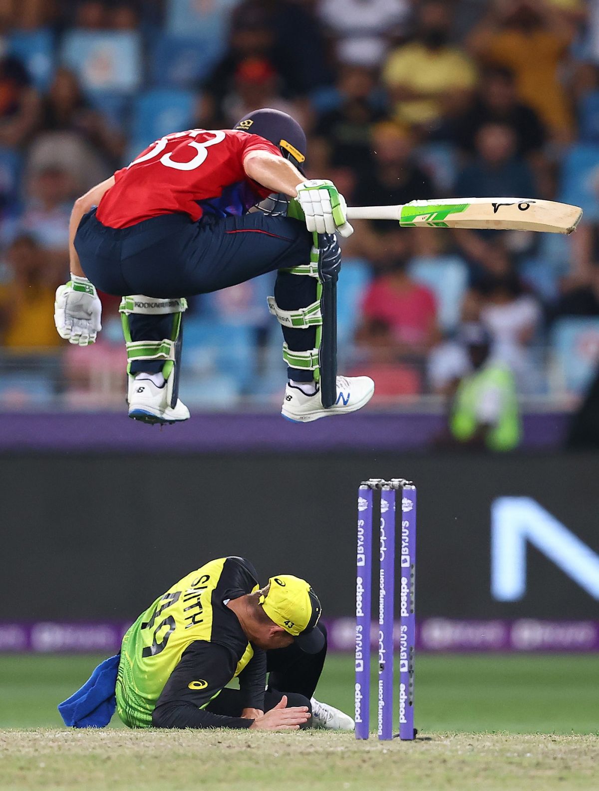 එංගලන්තය පහසුවෙන්ම ඔස්ට්‍රේලියාව පරදවයි