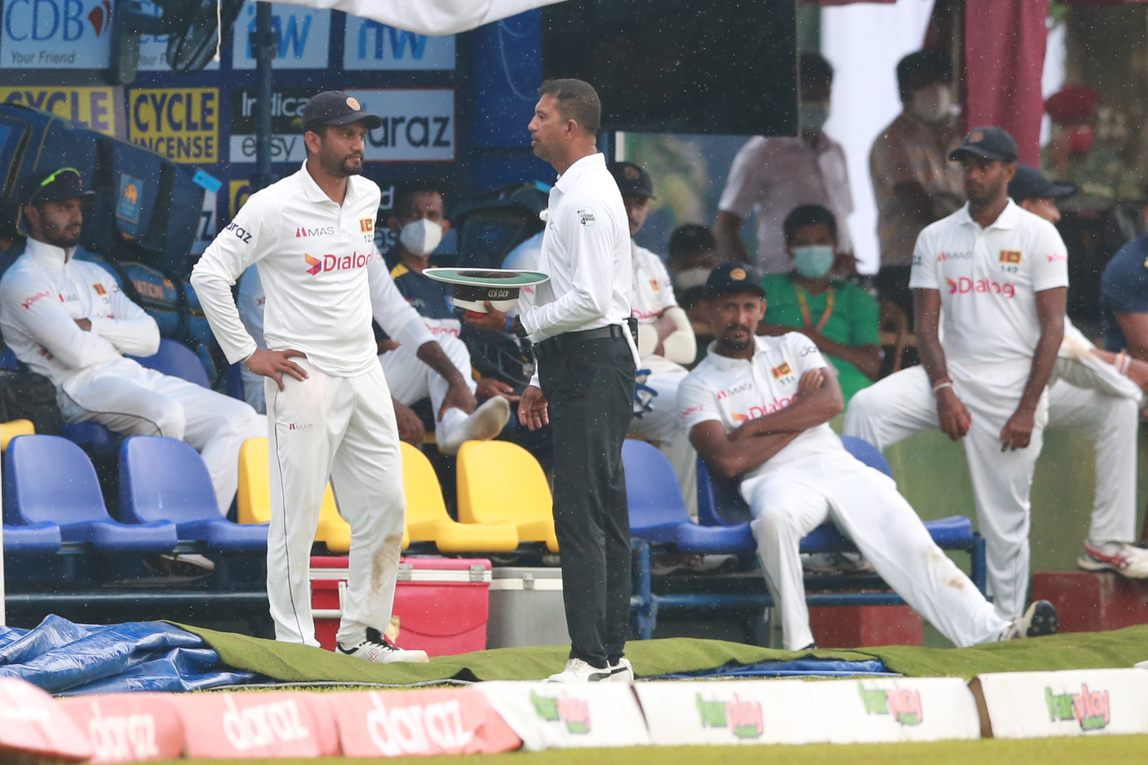 තෙවැනි දිනට පන්දුවාර 52 ක් අහිමි වෙයි