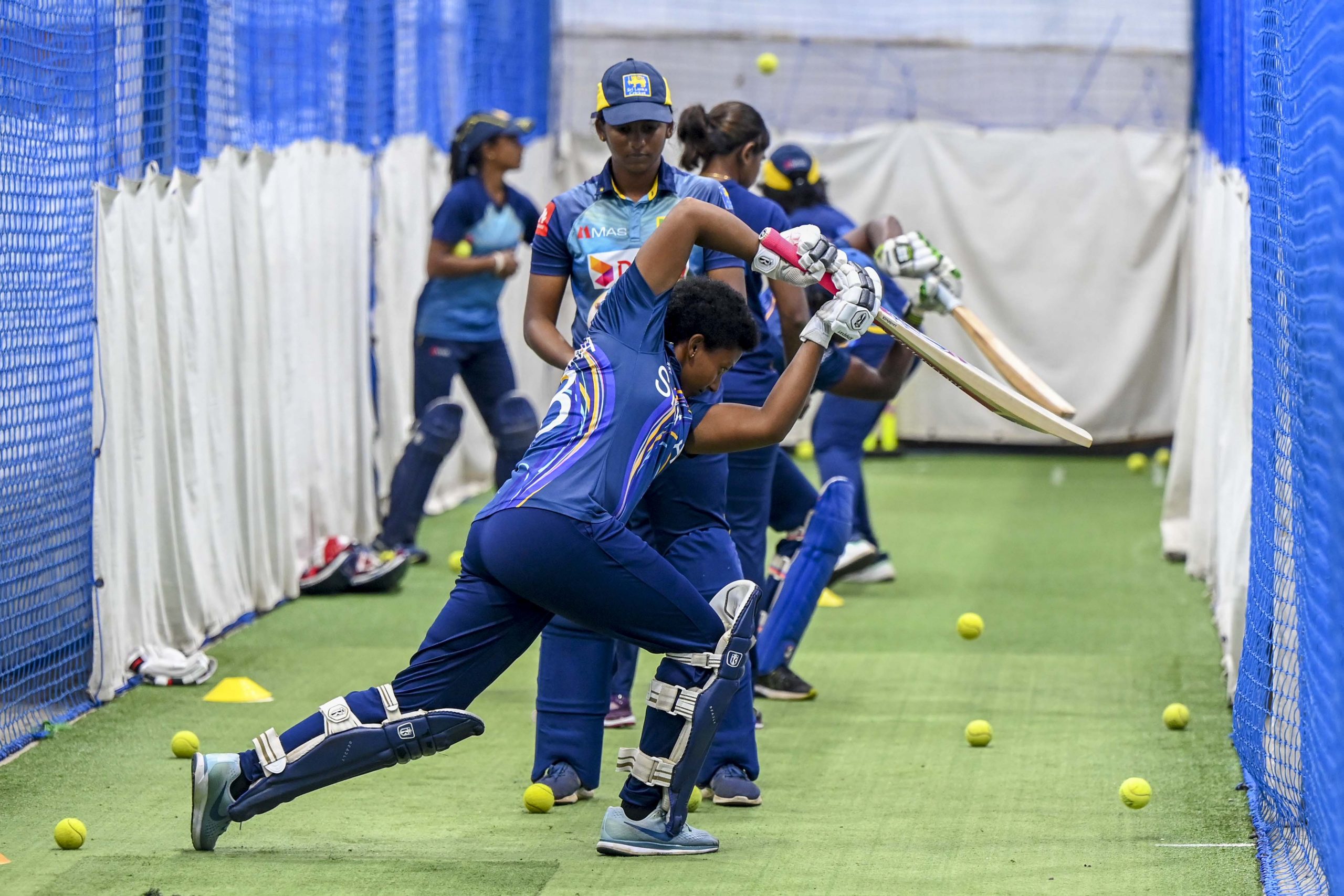 කාන්තා පිලේ පළමු සටන නෙදර්ලන්තයට එරෙහිව