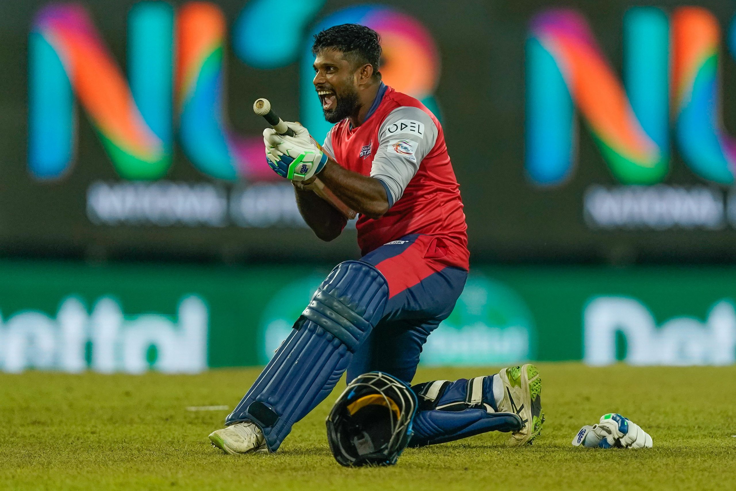 Seekkuge Prasanna sixes laden unbeaten 32 fires Colombo Stars to last gasp win over Kandy Warriors