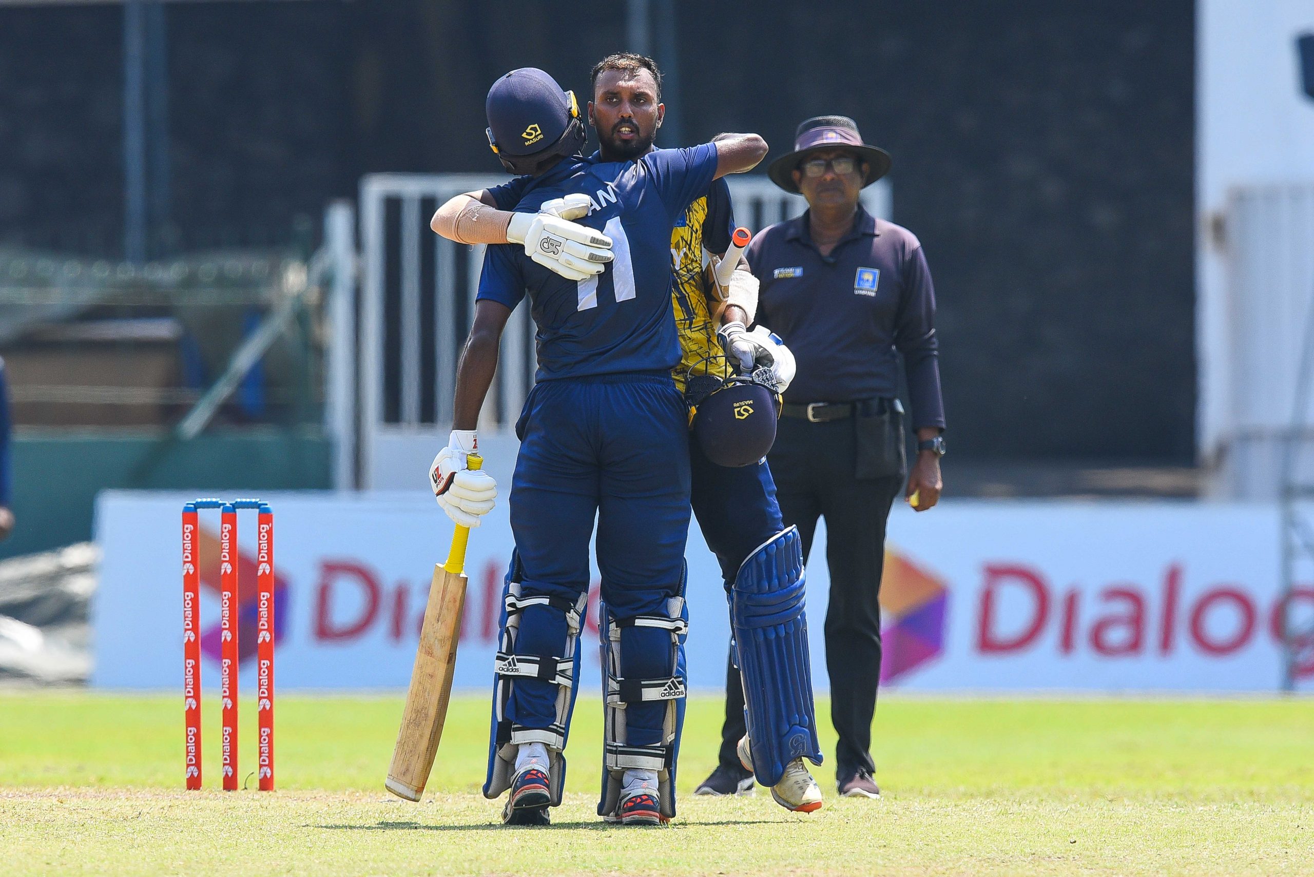 ඕෂදගේ ශතකයෙන් මහනුවරට දෙවැනි ජය