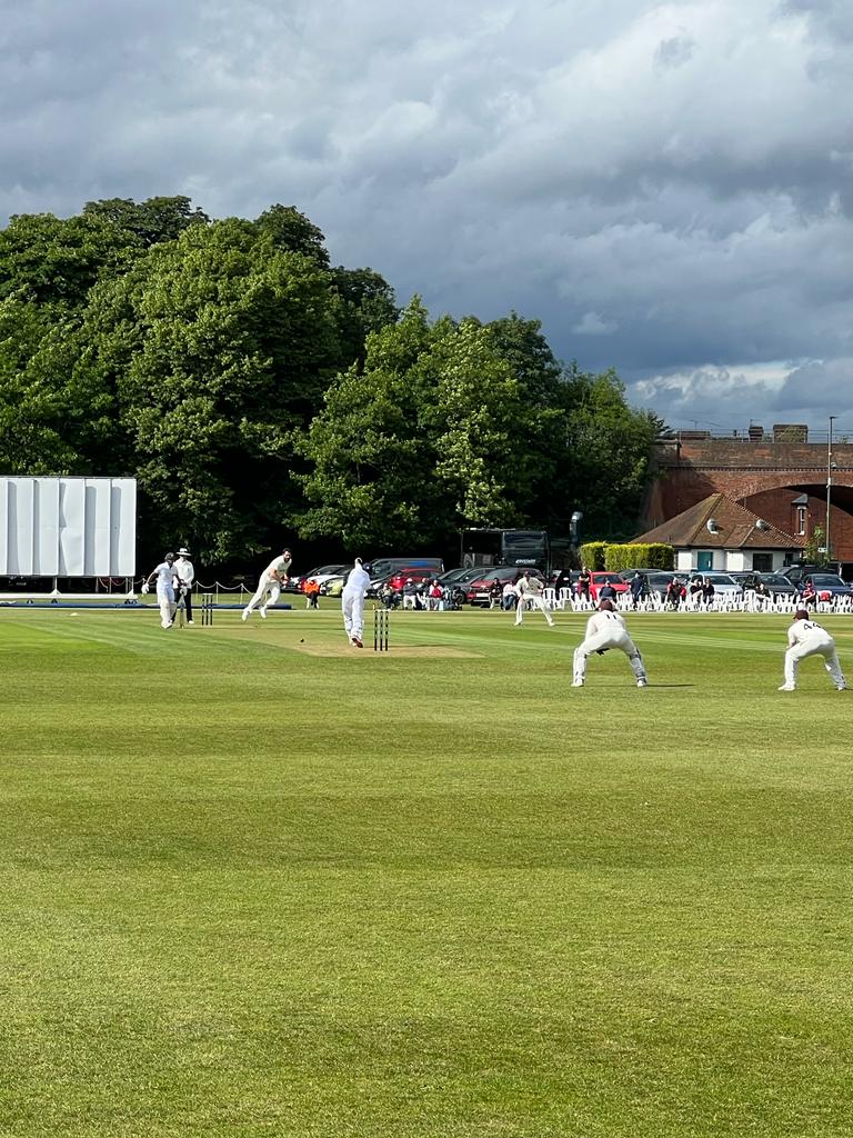 Avishka Tharindu superb 103 n.o., Nipun Dananjaya 81 SL Development Squad 2nd. Innings 260/6 in drawn match vs Surrey