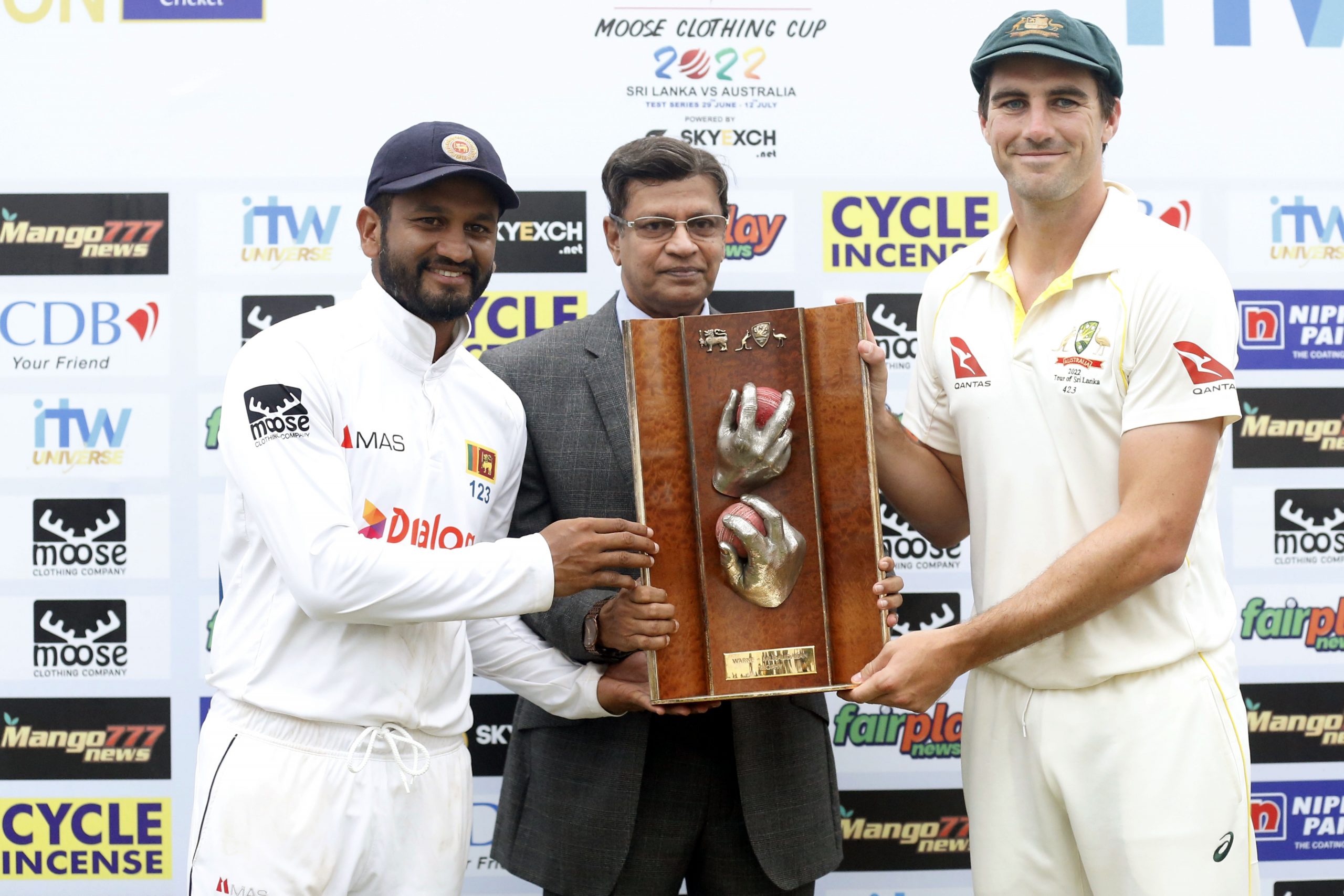 Jayasuriya-Chandimal magic routs Australia in worst defeat since 2016