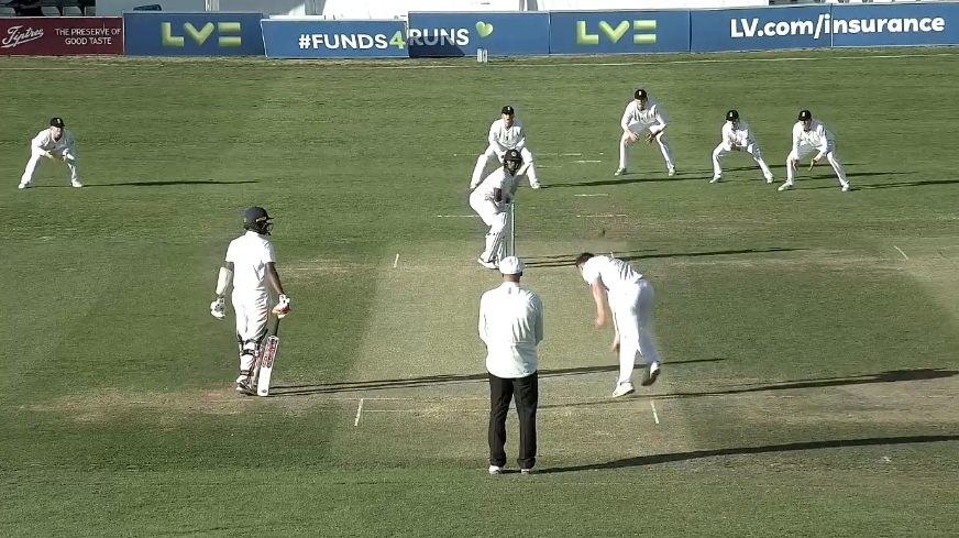 Sri Lanka U19 25/1 trail England U19 by 362