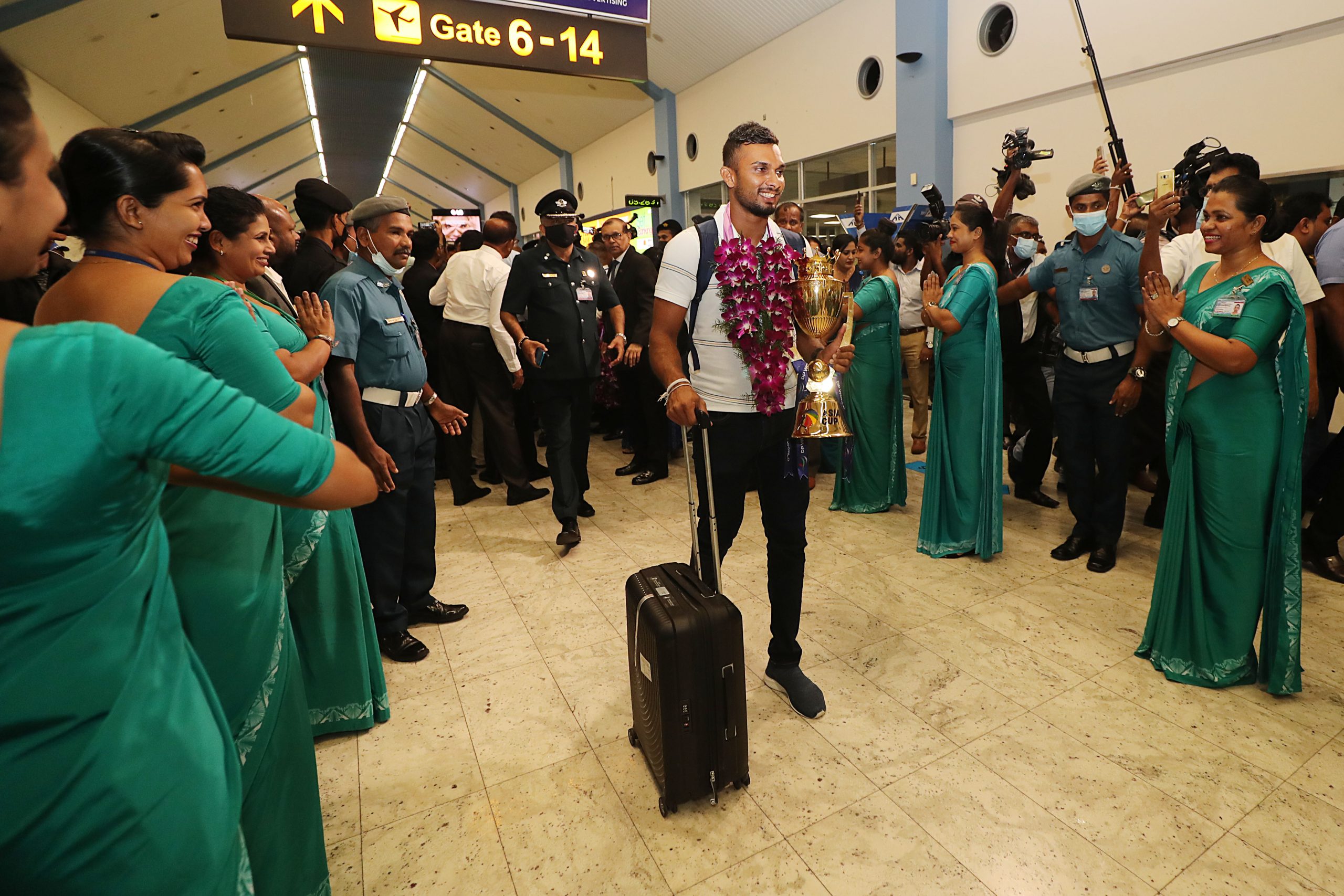 The local media should be supportive of us during victory and defeat alike – Skipper Dasun Shanaka