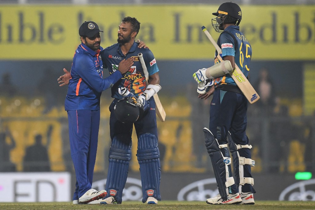 Kohli 113 off 87, Shanaka 108 n.o. off 88 in hammer and tong won by India by 67 runs