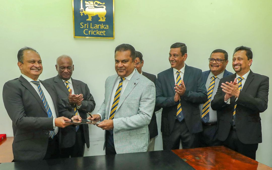 Shammi Silva and his team bat new term on auspicious colourful note