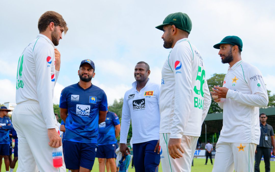 Indiscriminate batting by Sri Lanka in innings and 222-run defeat 