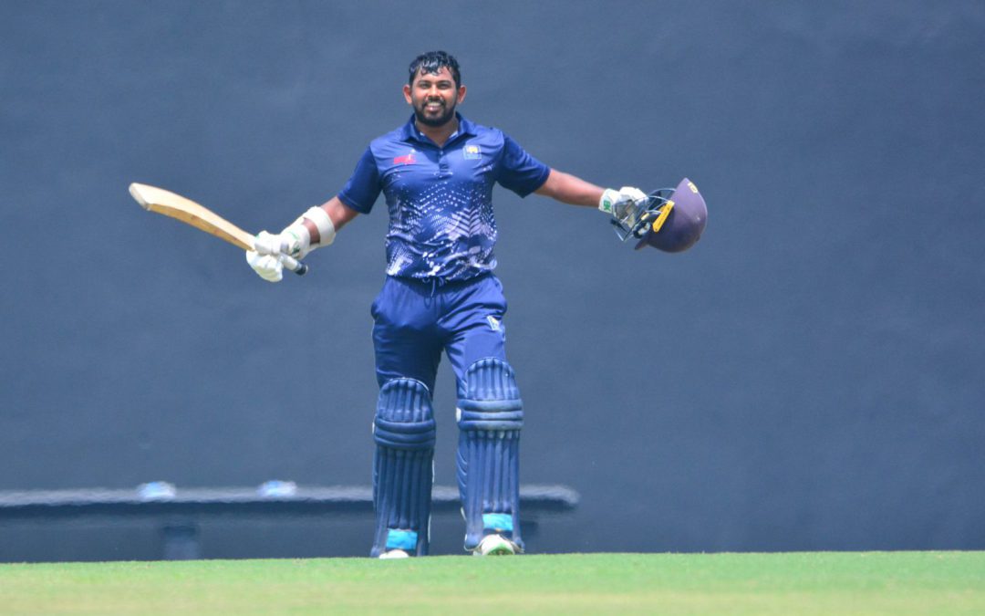 සුපර් ලීග් එක්දින තරගාවලියේ මහනුවරට හා කොළඹට ජය