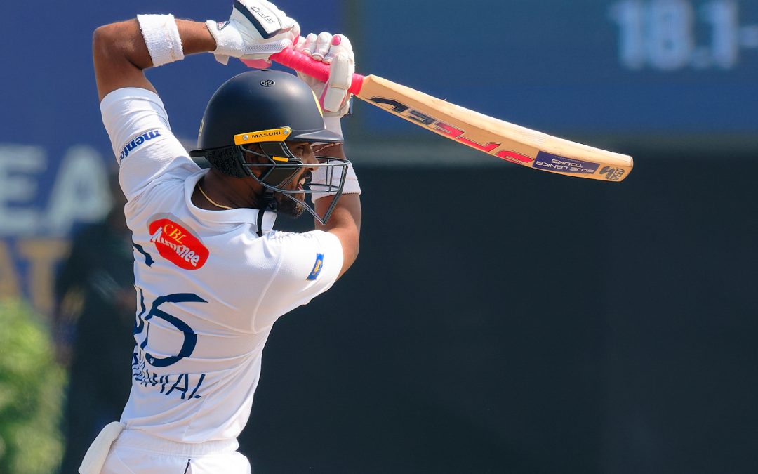 ශ්‍රී ලංකාව පළමු දිනය නිමාවෙද්දී කඩුලු 9කට 229යි