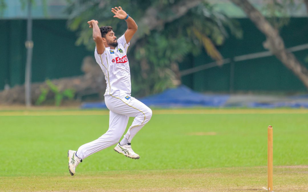 Angelo Mathews 93, Dhananjaya Lakshan 74 spearhead Colts draw vs CCC in high scoring affair