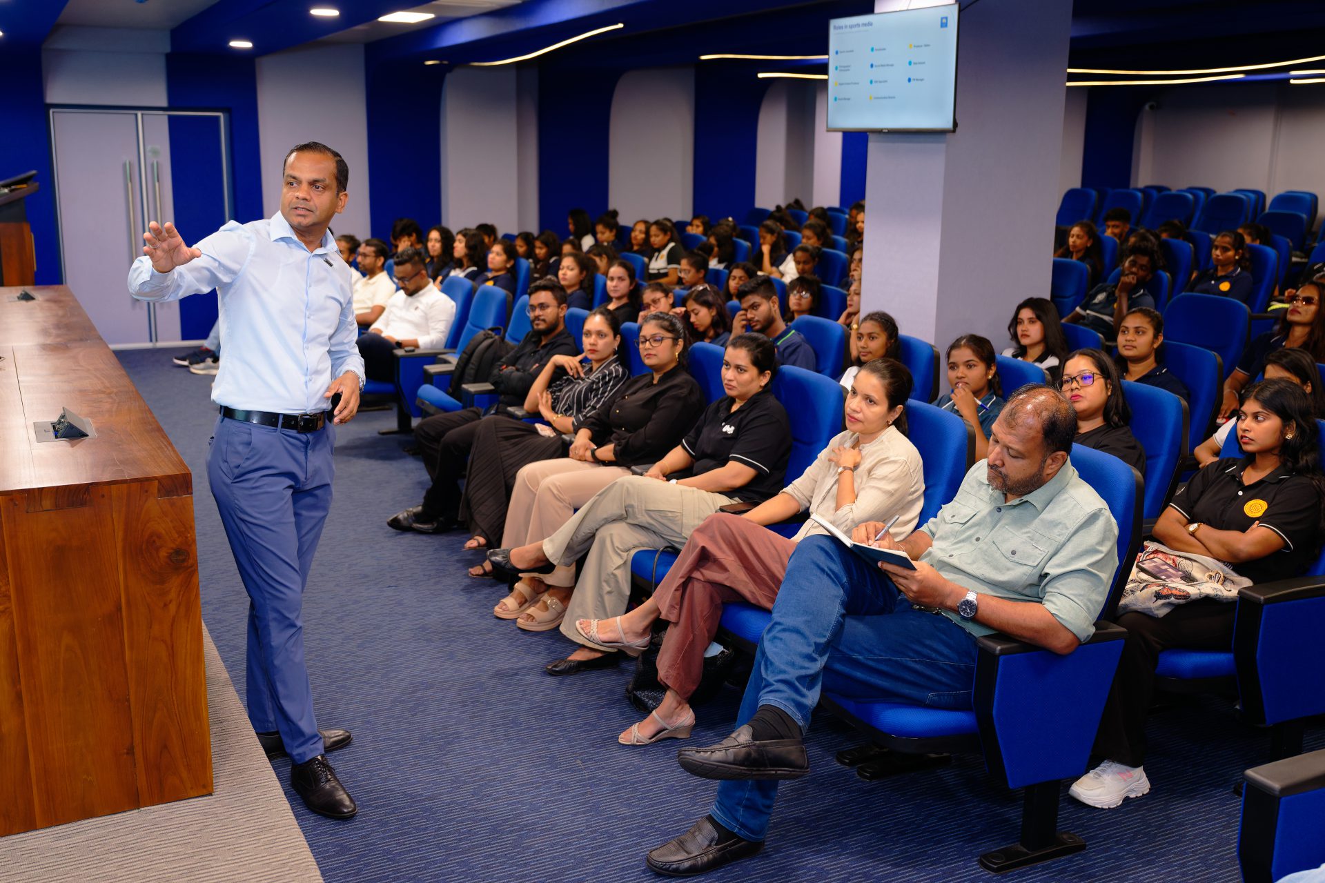 Sri Lanka Cricket Hosts Mass Communication Students of the University of Kelaniya for an Educational Field Visit Sri Lanka Cricket Hosts Mass Communication Students of the University of Kelaniya for an Educational Field Visit