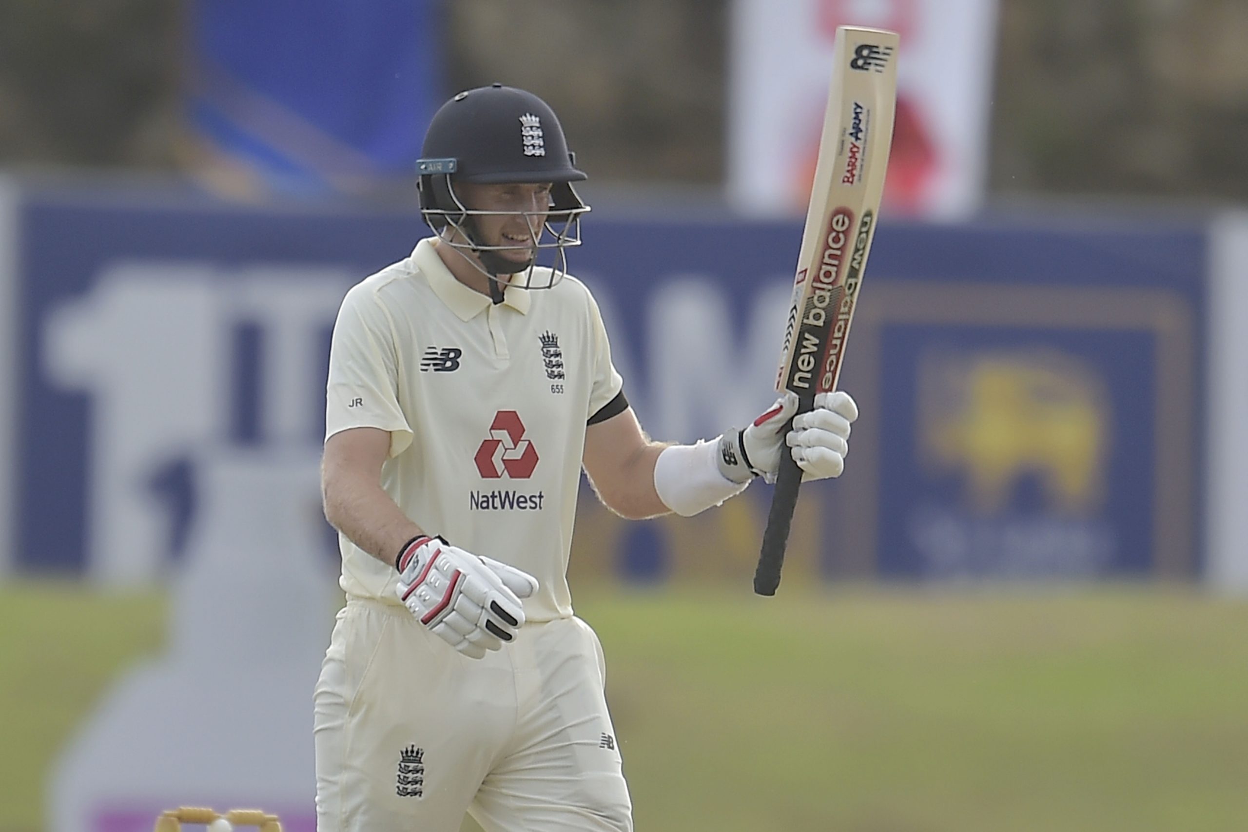 Sri Lanka’s batting miscarriage continues – 135 all out; England 127/2
