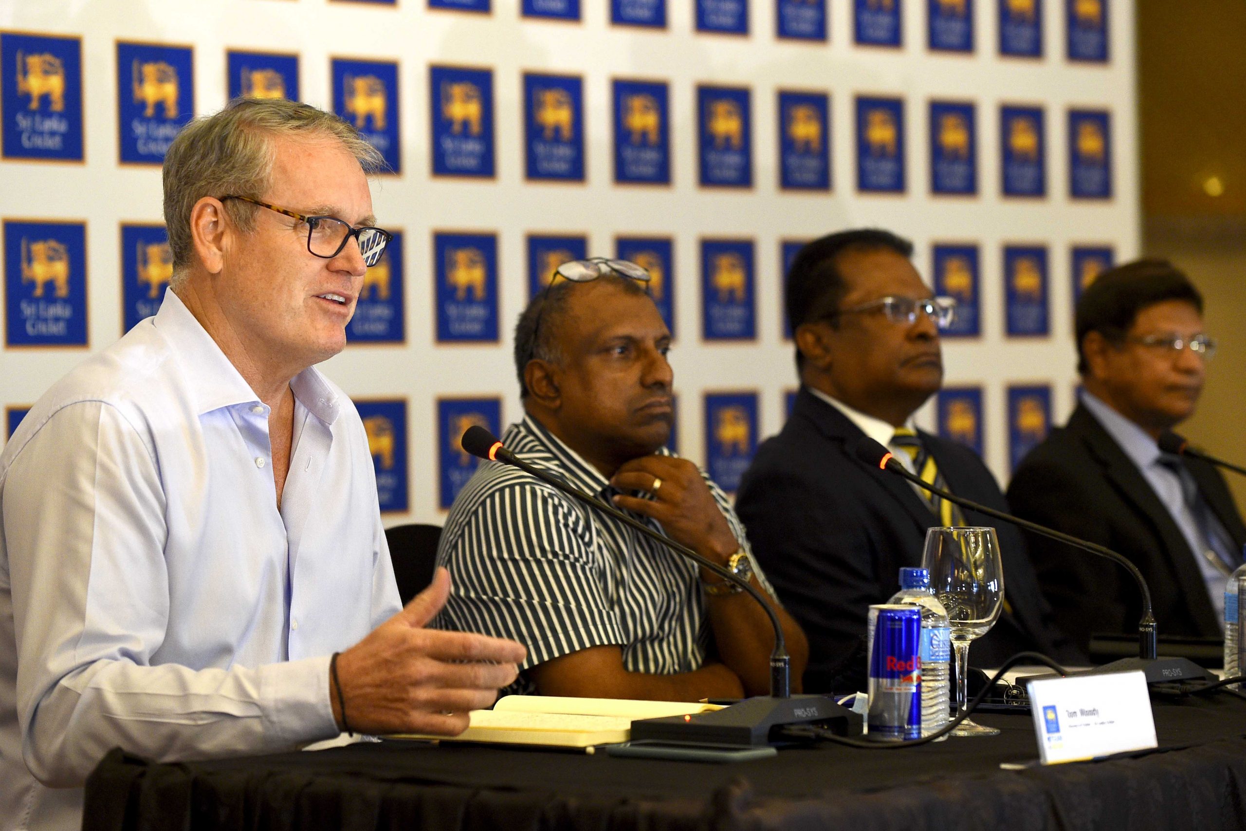 Tom Moody to exist from his contract