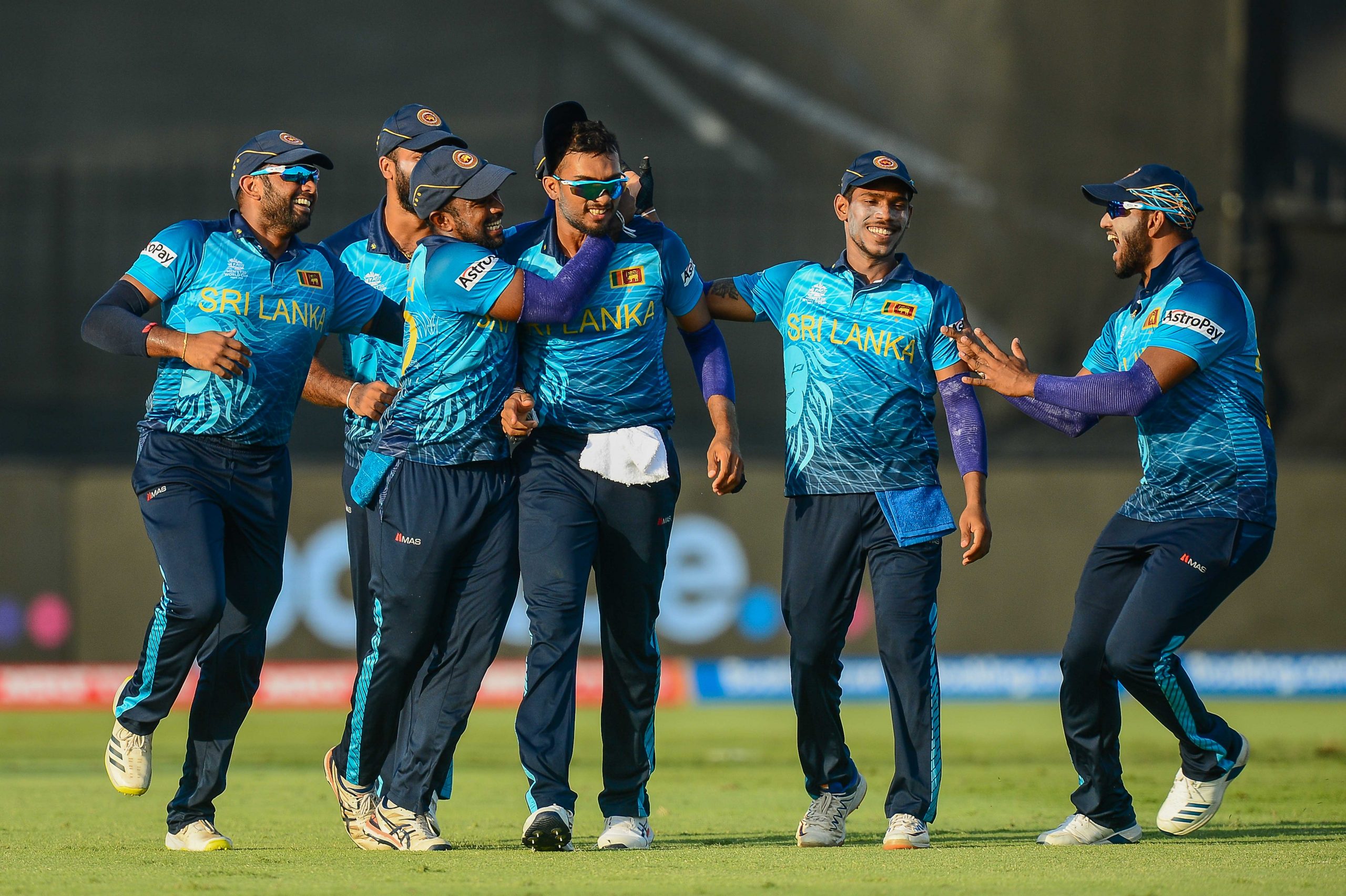 Sri Lanka take on ominous England in must win game