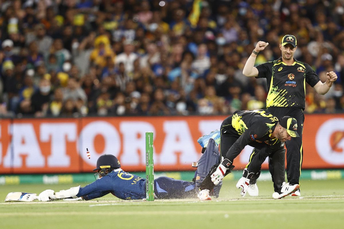 Australia win fourth T20 by 6 wkts