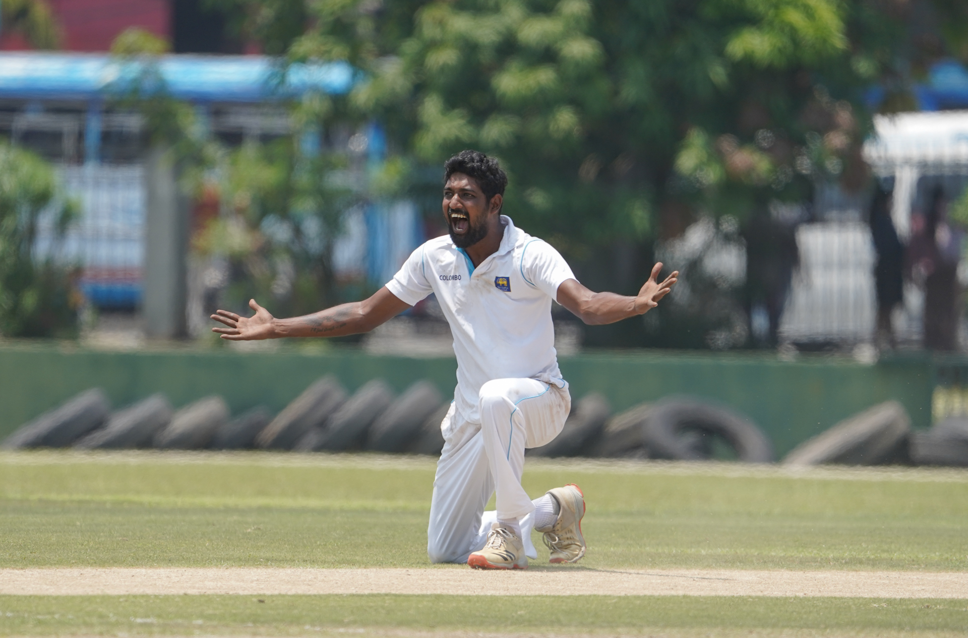 Galle score 269 and reduce Colombo to 110/6